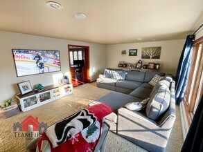 910 Pine Ridge Dr in Green Bay, WI - Building Photo - Building Photo