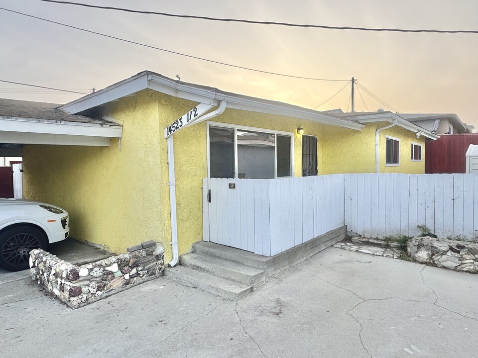 14523 1/2 Firmona Ave in Lawndale, CA - Building Photo