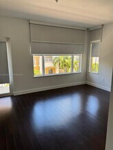 18421 NE 27th Ct in Aventura, FL - Building Photo - Building Photo