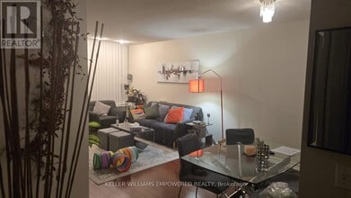 81 Townsgate Dr in Vaughan, ON - Building Photo - Building Photo