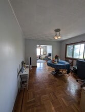 85 Gladstone St, Unit 3 in Boston, MA - Foto de edificio - Building Photo