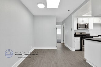 Arriba Apartments in Hawthorne, CA - Building Photo - Building Photo