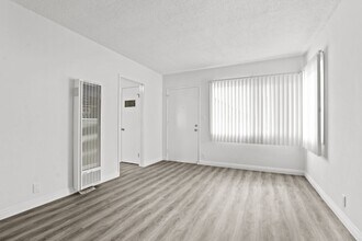 1824 16th St, Unit 8 in Santa Monica, CA - Building Photo - Building Photo