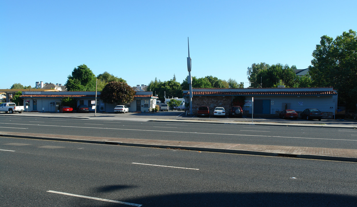 919 E El Camino Real in Sunnyvale, CA - Foto de edificio