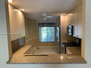 7422 NW 61st Terrace in Parkland, FL - Building Photo - Building Photo