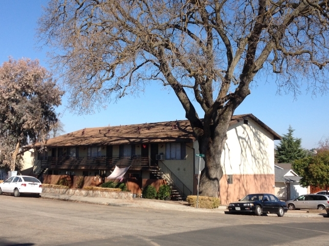 1502 Pine St in Paso Robles, CA - Building Photo - Building Photo