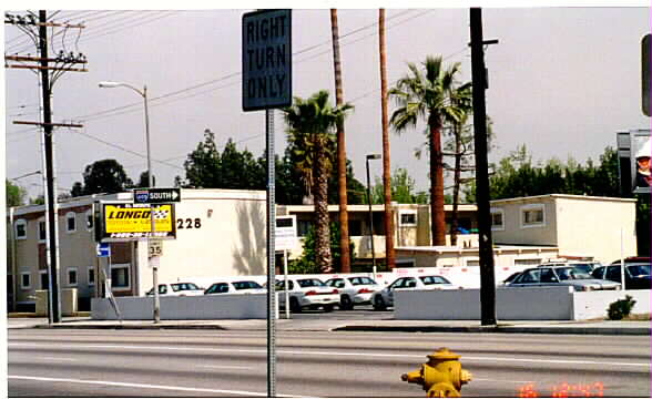 7228 Haskell Ave in Van Nuys, CA - Building Photo