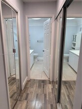303 Racquet Club Rd in Weston, FL - Foto de edificio - Building Photo