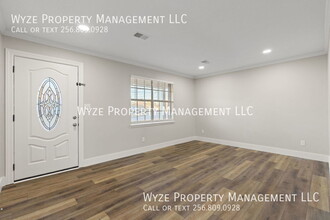 2105 Edinburgh Dr SW in Huntsville, AL - Building Photo - Building Photo