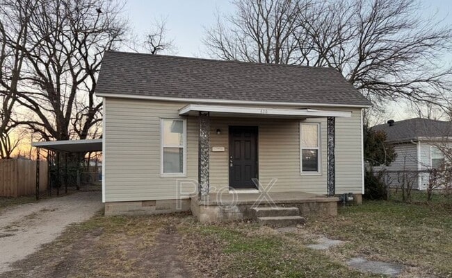 property at 820 N Indiana Ave