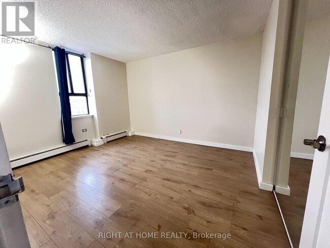 505 St. Laurent Blvd in Ottawa, ON - Building Photo - Building Photo