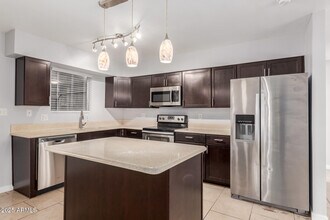 1002 W Villa Rita Dr in Phoenix, AZ - Building Photo - Building Photo