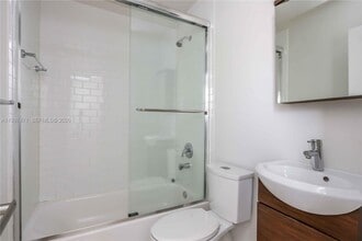 2477 SW 22nd Terrace in Miami, FL - Building Photo - Building Photo