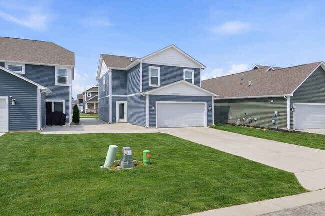 2557 Plano Dr in Whitestown, IN - Building Photo - Building Photo