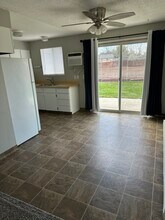 226 W 21st Ave, Unit #E in Kennewick, WA - Foto de edificio - Building Photo