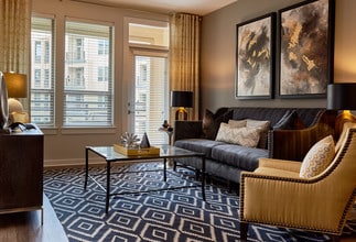 Evolution At Towne Centre in Laurel, MD - Foto de edificio - Building Photo