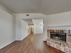 10236 Westward Dr in Fort Worth, TX - Foto de edificio - Building Photo