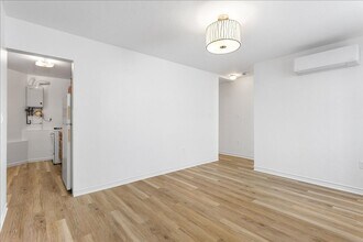 1443 Stanton St in Alameda, CA - Foto de edificio - Building Photo