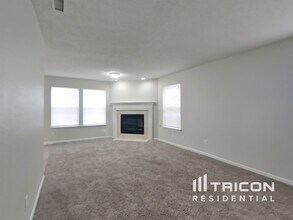 522 Harmony Dr in Greenwood, IN - Building Photo - Building Photo