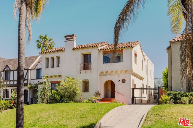 property at 1122 S Tremaine Ave