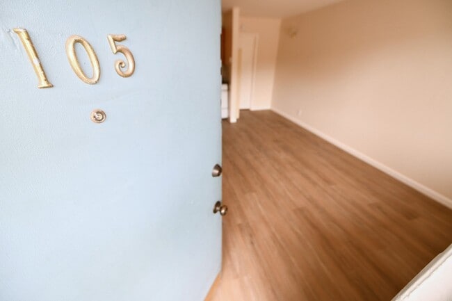 1301 Gilman St in Berkeley, CA - Building Photo - Building Photo