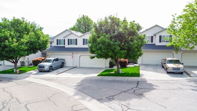 3049 S Ladera Pl in Boise, ID - Foto de edificio - Building Photo