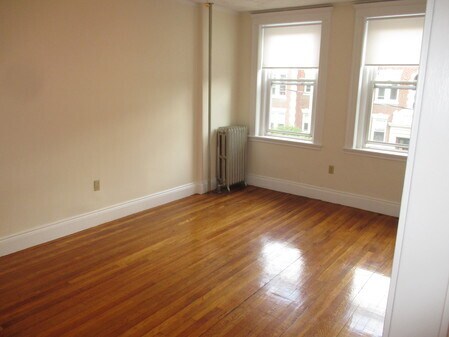 85 Brainerd Rd, Unit 7 in Boston, MA - Foto de edificio - Building Photo