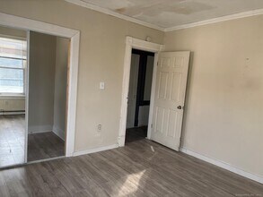 1308 E Main St in Waterbury, CT - Building Photo - Building Photo