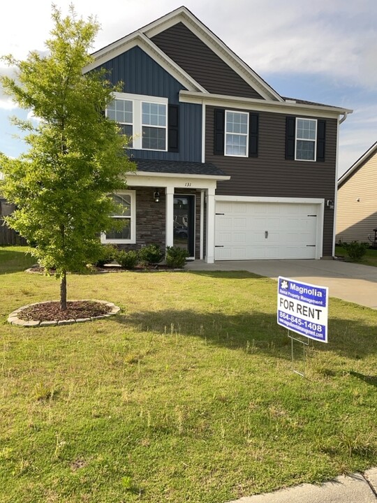 131 Screech Dr in Fountain Inn, SC - Foto de edificio