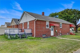 191 Eastland Pkwy in Cheektowaga, NY - Building Photo - Building Photo