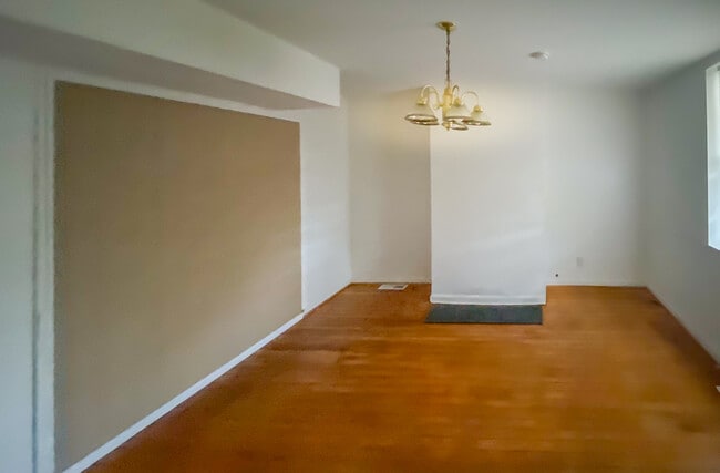 1044 Farmer St in Petersburg, VA - Building Photo - Building Photo