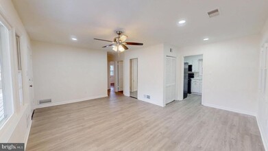 6511 Enfield Dr in Alexandria, VA - Building Photo - Building Photo