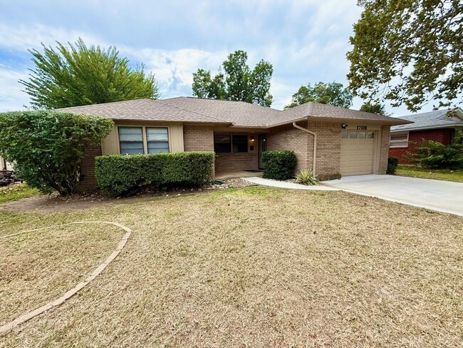 property at 1706 Canterbury St
