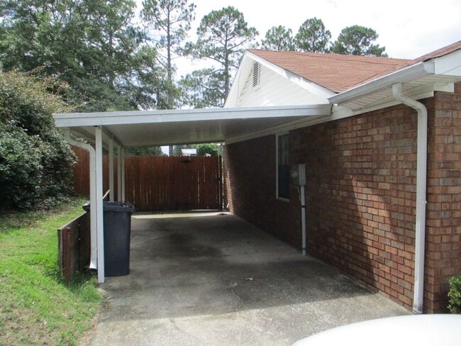 206 Cavalier Dr in Martinez, GA - Building Photo - Building Photo