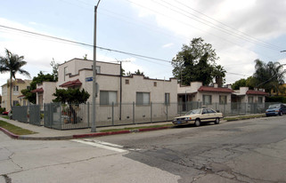 6900 De Longpre Ave in Los Angeles, CA - Building Photo