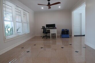 1087 NE Quinn Pl in Jensen Beach, FL - Building Photo - Building Photo