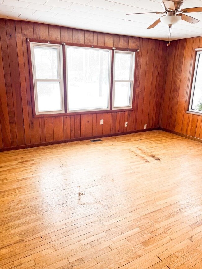 975 Bryant St SW in Wyoming, MI - Building Photo - Building Photo