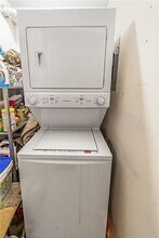 9705 Fontainebleau Blvd in Miami, FL - Building Photo - Building Photo