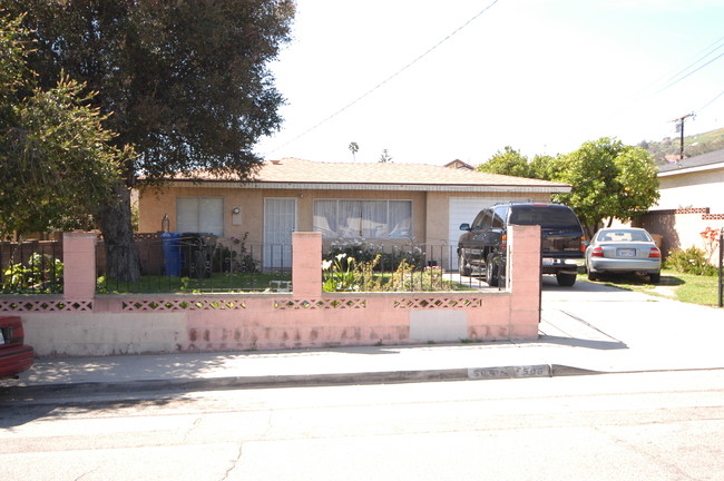 504-506 N 12th St in Santa Paula, CA - Building Photo - Building Photo