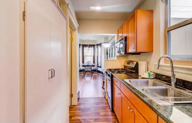 1609 S Weller St in Seattle, WA - Building Photo - Building Photo
