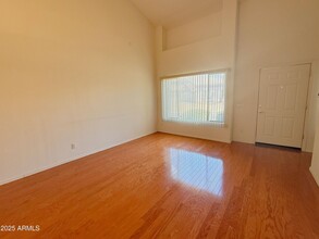 15802 N Hidden Valley Ln in Peoria, AZ - Foto de edificio - Building Photo