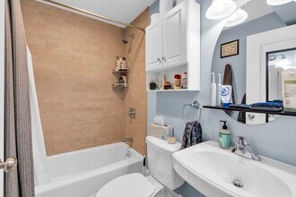 55 Gates St, Unit 1 in Boston, MA - Building Photo - Building Photo