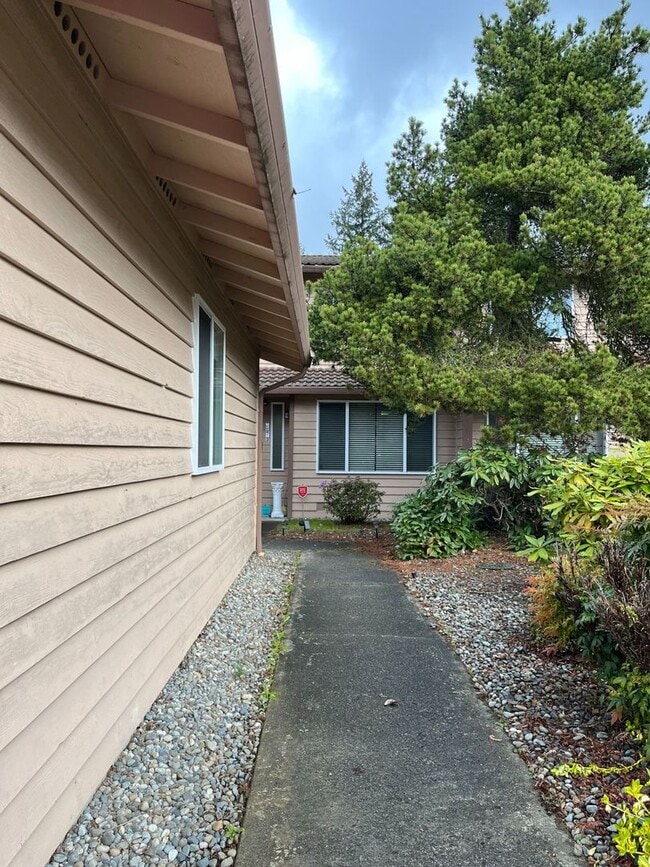 property at 10411-10417 7th St E