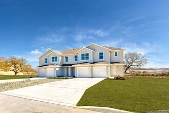 340 Abigail Aly in San Antonio, TX - Building Photo - Building Photo