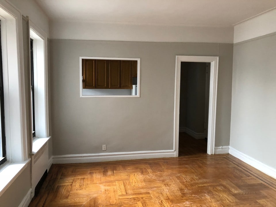 76-66 Austin St in Queens, NY - Building Photo