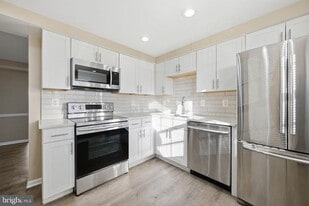 14602 King Lear Ct in Silver Spring, MD - Building Photo