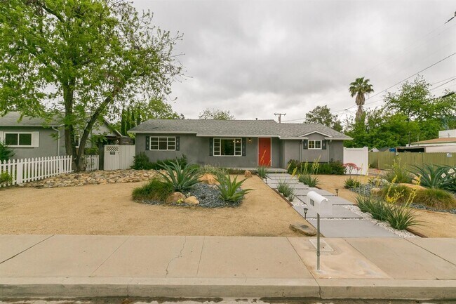 110 Park Rd in Ojai, CA - Building Photo - Building Photo