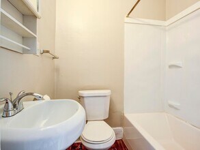 1206-1206 5th Ave in Beaver Falls, PA - Building Photo - Building Photo