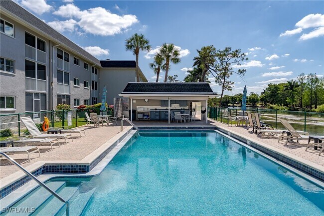 4912 Tamiami Trl E in Naples, FL - Building Photo - Building Photo