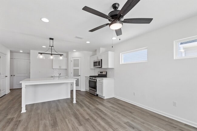 property at 3613 Meadow Vista Ln.